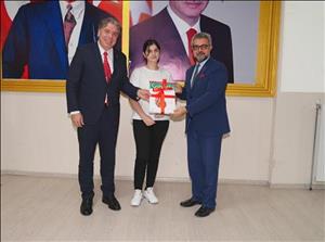 b6210957-d0df-446b-b3a1-0fefafc9e0da-bky03097.jpg
