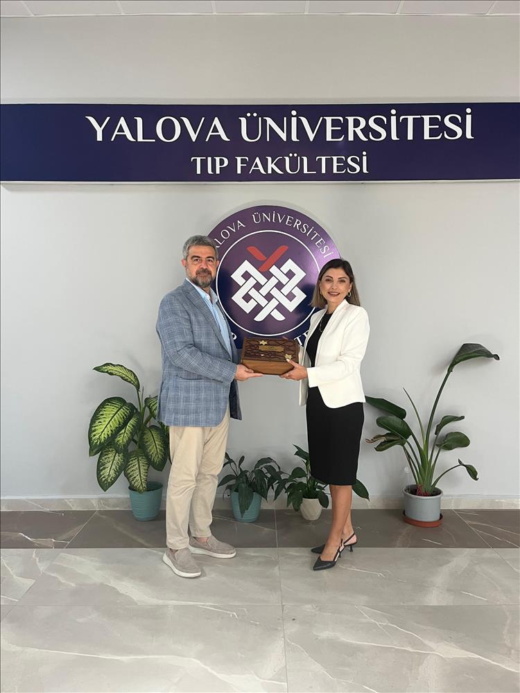 Yalova İl Sağlık Müdürü ve Yalova Eğitim ve Araştırma Hastanesi Başhekiminden Fakültemize Ziyaret