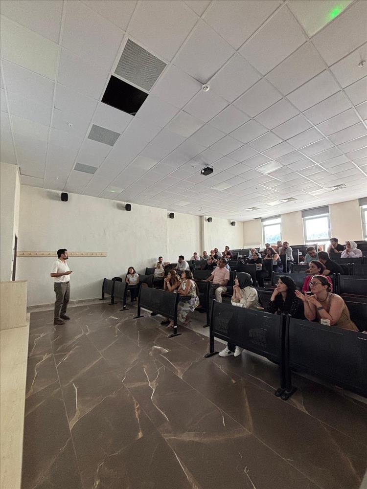 Experience Sharing Session on Points to Consider in Associate Professorship Applications Was Held