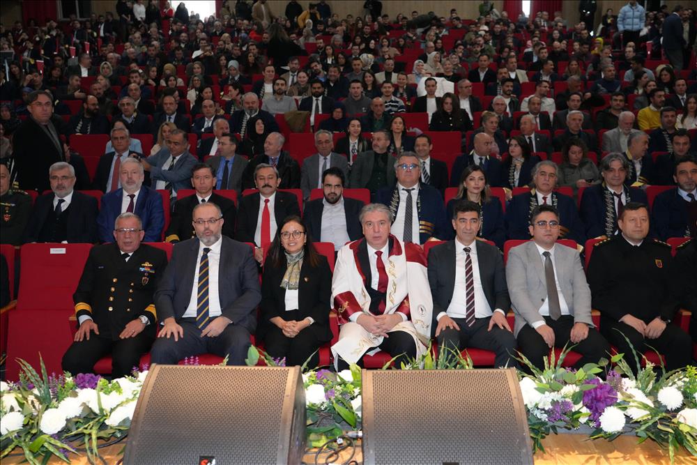 The Opening and Academic Robe Ceremony for the 2025–2026 Academic Year Was Held at Our University