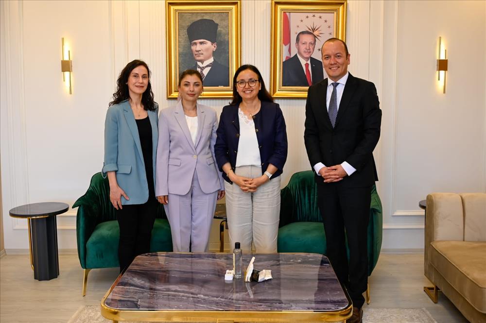 Dekanımız Prof. Dr. Nurşah BAŞOL, Valimiz Dr. Hülya KAYA'YI Ziyaret Etti